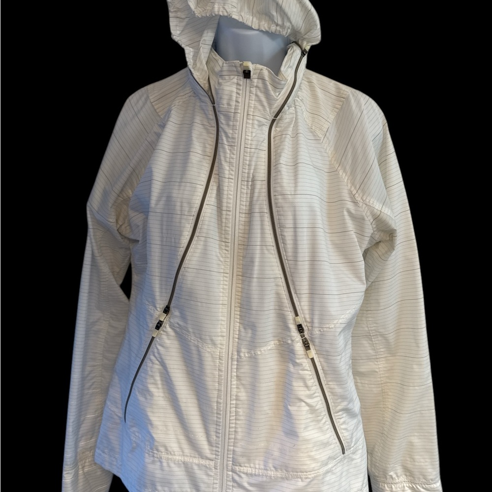 Athleta Ladies’ White Mesh Rain Jacket EUC